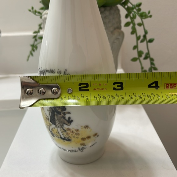 HOLLY HOBBIE // porcelain vase // “happiness is having someone to care for” - Picture 12 of 13